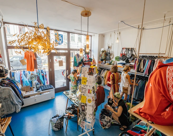 Kazimir, Verkaufsraum und Blich auf Eingangsbereich