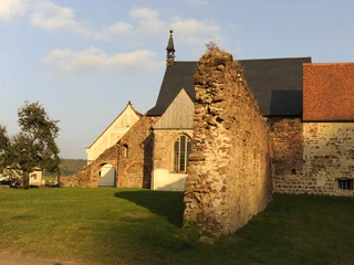 Kloster Buch Leisnig - Leipzig und Region Blick auf das Gelände des Klosters Buch bei Leisnig mit seinen Ruinen bei tiefstehender Sonne