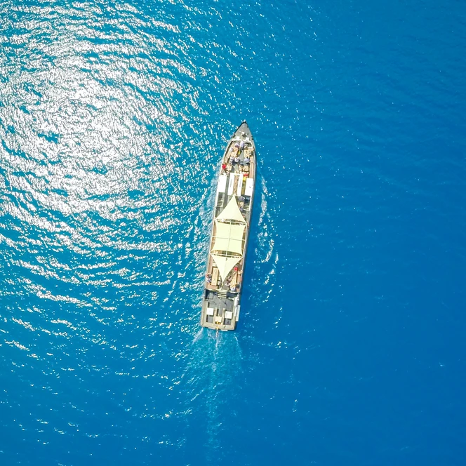 MS Santa Barbara auf dem Zwenkauer See - Schifffahrt im Leipziger Neuseenland