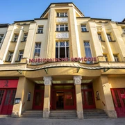 Eingang zur Musikalischen Komödie - Kultur in Leipzig Blick auf die Fassade der Musikalischen Komödie Leipzig, Kultur, Schauspiel, Freizeit