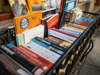 Polylogue, Bücherangebot