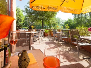 Außenbereich des Restaurant no. 50 im Suite Hotel Leipzig ©ARTIS ImmobilienverwaltungsGmbH