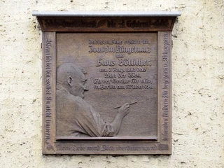 Erinnerungstafel am Ringelnatzhaus