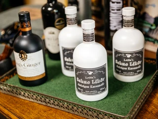 Sächsische Pfeifenstube, Likörflaschen