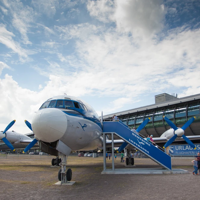 Aussichtsturm am Flughafen