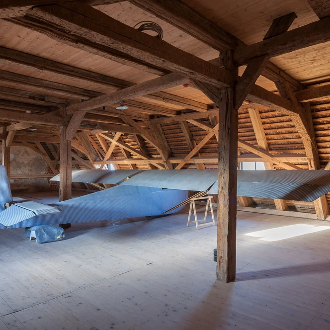 Segelflugzeug im Schloss Colditz - Schlösser der Leipzig Region