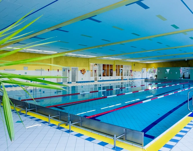 Schwimmhalle Süd - Hallenbäder in Leipzig