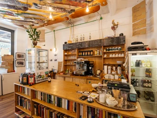 Shredderei, Café-Tresen