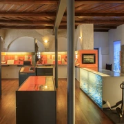 DEU/Sachsen/ Belgern (Copyright © Rainer Weisflog +49171/6254657) Das Stadtmuseum Belgern residiert stilecht auf einem der der ältesten Hausgrundstücken der Stadt, in der alten Schmiede am Topfmarkt 7. Im Hauptraum des Erdgeschosses erwartet die Besucher eine wahre Flut geschichtlicher Informationen zu Belgern. Veranschaulicht werden hier die Bedeutung der Elbe für die Entwicklung der Stadt sowie Handwerk, Landwirtschaft, Brauwesen, Weinbau und Marktwesen ebenso wie die Gerichtsbarkeit und bedeutende Münzfunde der Gegend. Rolandstadt Belgern - zwischen Elbestrom und Dahlener Heide – liegt wenige Kilometer südlich entfernt von Torgau. (CREDIT/Copyright (c): Rainer Weisflog /Contakt: E-Mail: Foto@Weisflog.net ; Tel. +490355/824499; Weitere Infos und AGB auf: www.rainer-weisflog.de) DEU/Sachsen/ Belgern (Copyright © Rainer Weisflog +49171/6254657) Das Stadtmuseum Belgern residiert stilecht auf einem der der ältesten Hausgrundstücken der Stadt, in der alten Schmiede am Topfmarkt 7. Im Hauptraum des Erdgeschosses erwartet die Besucher eine wahre Flut geschichtlicher Informationen zu Belgern. Veranschaulicht werden hier die Bedeutung der Elbe für die Entwicklung der Stadt sowie Handwerk, Landwirtschaft, Brauwesen, Weinbau und Marktwesen ebenso wie die Gerichtsbarkeit und bedeutende Münzfunde der Gegend. Rolandstadt Belgern - zwischen Elbestrom und Dahlener Heide – liegt wenige Kilometer südlich entfernt von Torgau. (CREDIT/Copyright (c): Rainer Weisflog /Contakt: E-Mail: Foto@Weisflog.net ; Tel. +490355/824499; Weitere Infos und AGB auf: www.rainer-weisflog.de)