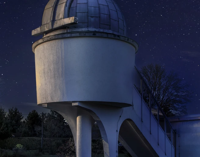 DEU/Sachsen/ Eilenburg (Copyright © Rainer Weisflog +49171/6254657) Die Sternwarte „Juri Gagarin“ Eilenburg ist ein Observatorium und Planetarium in der sächsischen Stadt Eilenburg. Bereits seit 1931 gab es in Eilenburg eine Amateur-Sternwarte. 1963 und 1964 erfolgte der Bau und anschließende Umzug der nunmehrigen Volks- und Schulsternwarte in einen Neubau auf der Anhöhe Mansberg im Stadtteil Berg. Die Anlage war die zweitgrößte Schulsternwarte in der DDR. (CREDIT/Copyright (c): Rainer Weisflog /Contakt: E-Mail: Foto@Weisflog.net ; Tel. +490355/824499; Weitere Infos und AGB auf: www.rainer-weisflog.de) DEU/Sachsen/ Eilenburg (Copyright © Rainer Weisflog +49171/6254657) Die Sternwarte „Juri Gagarin“ Eilenburg ist ein Observatorium und Planetarium in der sächsischen Stadt Eilenburg. Bereits seit 1931 gab es in Eilenburg eine Amateur-Sternwarte. 1963 und 1964 erfolgte der Bau und anschließende Umzug der nunmehrigen Volks- und Schulsternwarte in einen Neubau auf der Anhöhe Mansberg im Stadtteil Berg. Die Anlage war die zweitgrößte Schulsternwarte in der DDR. (CREDIT/Copyright (c): Rainer Weisflog /Contakt: E-Mail: Foto@Weisflog.net ; Tel. +490355/824499; Weitere Infos und AGB auf: www.rainer-weisflog.de)
