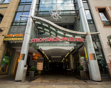 Eingang Strohsackpassage - Architektur der Höfe und Passagen in Leipzig