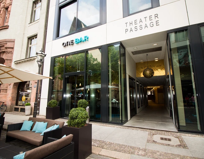 Eingang Theaterpassage - Architektur der Höfe und Passagen in Leipzig