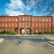 Blick auf das historische Werfttor