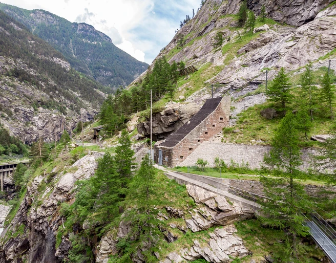 Fort Gondo.jpg Aussenaufnahme Fort GondoExterior shot of Fort GondoVue extérieure du Fort Gondo