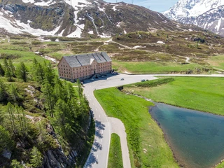 Hospiz.jpg Aussenaufnahme des Hospizes auf dem SimplonpassExterior view of the hospice on the Simplon PassVue extérieure de l'hospice du col du Simplon