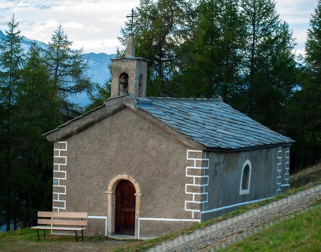 Kapelle Rosswald.jpg Aussenansicht Kapelle Maria zum Guten RatExterior view of the Chapel of Mary of Good CounselVue extérieure de la chapelle Maria zum Guten Rat