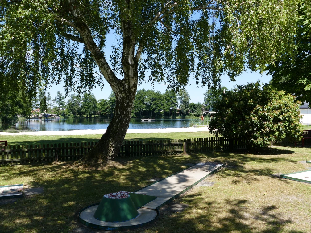 Strandbad-Knesebeck-Minigolf-1.jpg Strandbad Knesebeck Minigolf