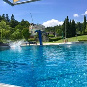 freibad-usseln-mit-sprungturm.jpg
