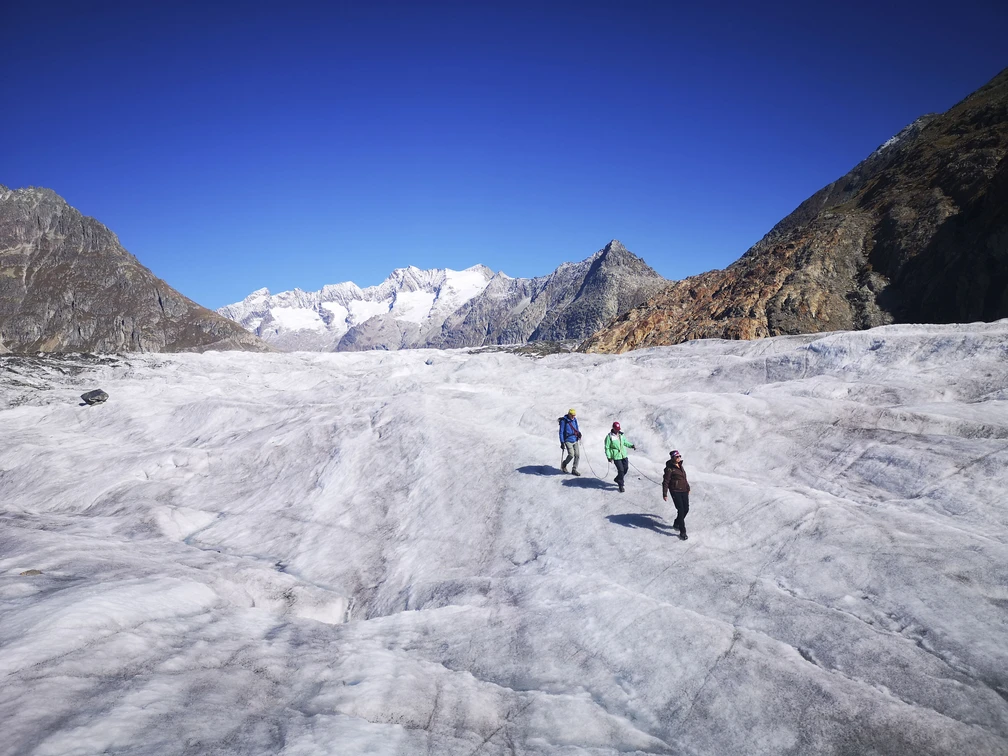 Gletschertour auf dem Grossen Aletschgletscher in der Aletsch Arena Gletschertour auf dem Grossen Aletschgletscher in der Aletsch Arena