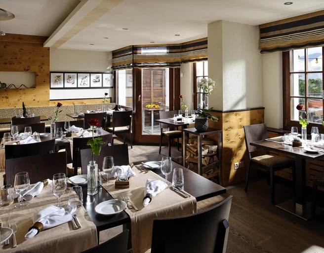 Gerbi-bristro1-restaurant-weggis.jpg Innenansicht des Restaurants Interior view of the restaurantVue intérieure du restaurant