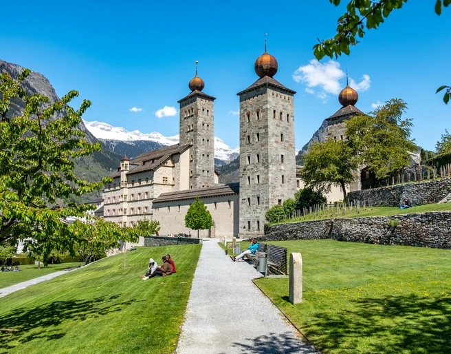 Schlossgarten.jpg Bild vom StockalperschlossPicture of Stockalper CastlePhoto du château Stockalper