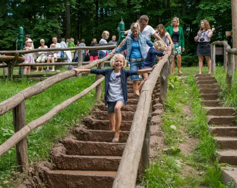 Barfußpfad Schlammtreppe