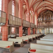 Blick in den Innenraum der Stadtkirche Treysa