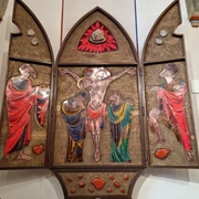 Moderner Altar in der  Kath Kirche Naumburg Hessen