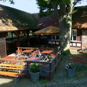 Homberg Hohenburg Innenhof Burgstube