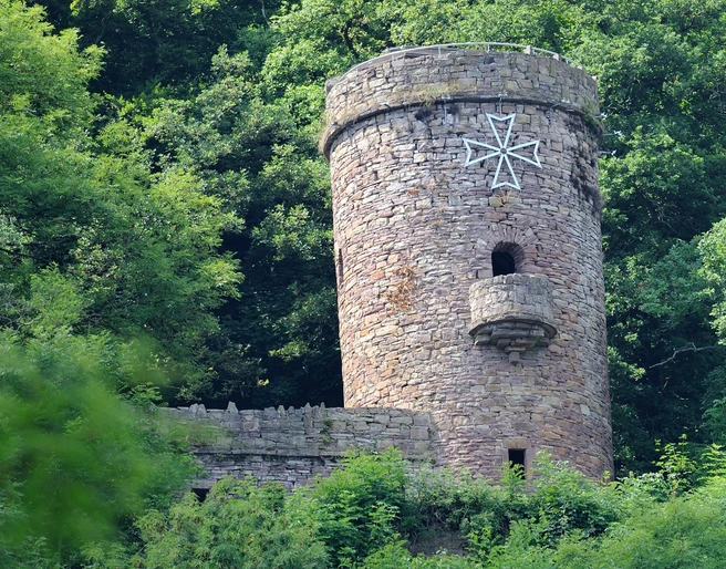 Hugenottenturm-Hugenottenkreuz