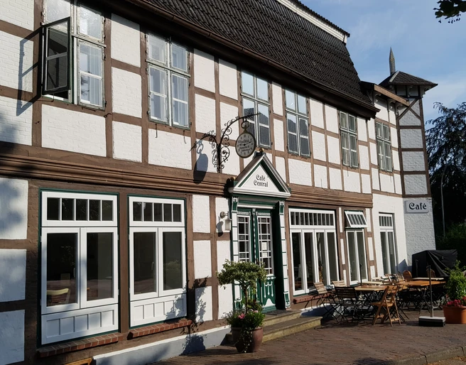 Cafe_Central_Ausseansicht_Osten_BR_SG_Hemmoor.jpg