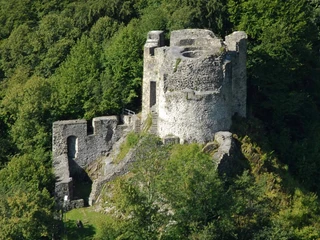 wilderswil-ruine-unspunnen-sommer.jpg
