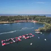 POI_AquaPark-Skiterrassen-Hooksiel.jpg DCIM\100MEDIA\DJI_0064.JPG