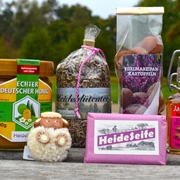 Souvenirs aus dem Shop der Tourist-Information Bad Bevensen (c) BBM.jpg Souvenirs aus dem Shop der Tourist-Information Bad Bevensen