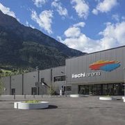 iischi arena Aussenansicht 1.jpg