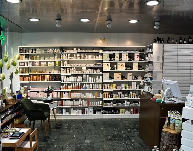 Apotheke Pfammatter Innenansicht 3.jpeg