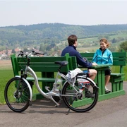 mit-e-bike-auf-dem-bahnradweg-rotkaeppchenland-