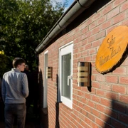 Theater "sehr kleines Haus" in Pilsum  Holger Müller, Ausbilder Schmidt, Sehr kleines Haus, Pilsum, Rysum, Lachbustour