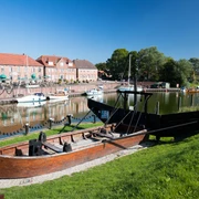POI_Alter-Hafen-Hooksiel-Mudderboot.jpg