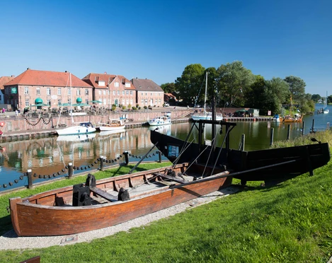 POI_Alter-Hafen-Hooksiel-Mudderboot.jpg