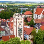 CC-BY-SA-Klinger-Landsberg-Bayertor-Luftaufnahme-bayerische-Flagge.jpg