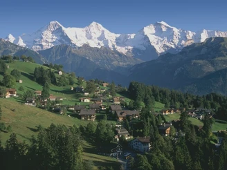 Beatenberg mit Sicht auf Eiger, Mönch, Jungfrau