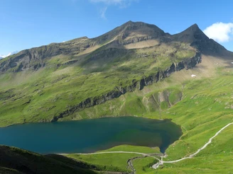 Vue sur le Bachsee, au-dessus le Reeti.