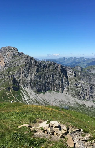 Blick auf Felsmassiv der Spillgerte