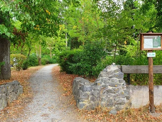 Einstieg zum Rundwanderweg Zillierbachtalsperre