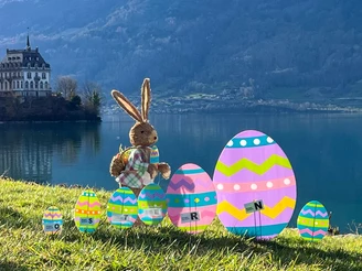 Ostereiersuche Iseltwald - Osterhase mit Eiern direkt am Brienzersee