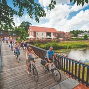 Radler auf der Brücke bei Herzlake