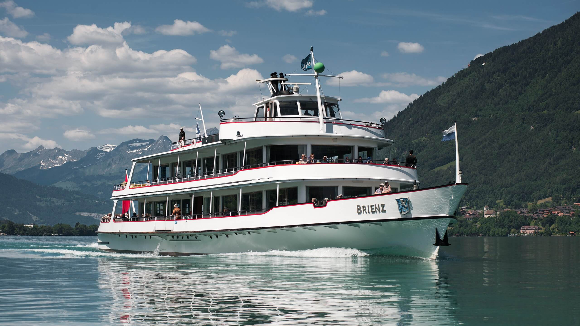 lake brienz cruise swiss pass