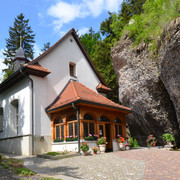 Felsenkapelle Aussenansicht.JPG