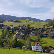 Quartier mit Schweizer Haus 